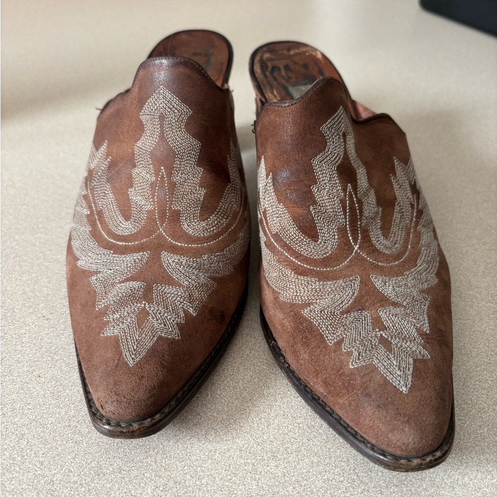 Vitntage Brown Embroidered Leather Mules